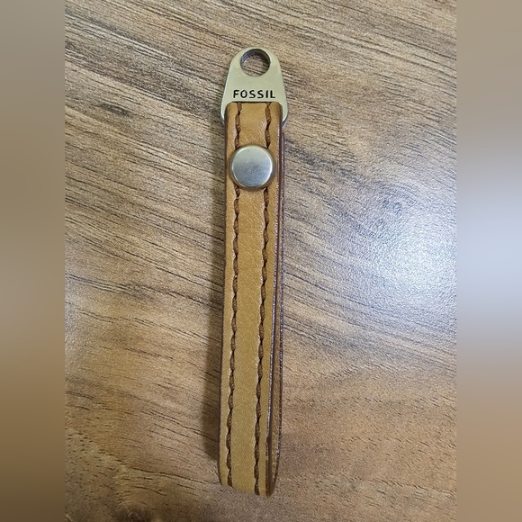 Vintage Fossil Crossbody - Picture 16 of 17